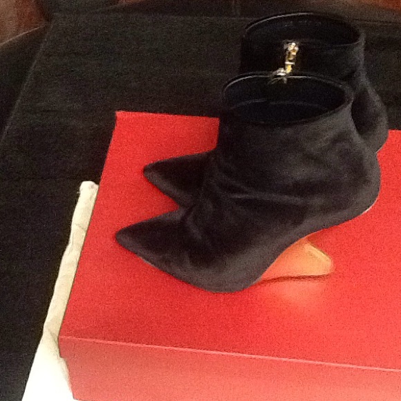 Shoes - Picture 3 of 6